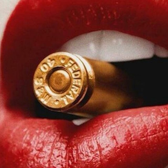 Meet your Posher, Amber - Picture 2 of 2